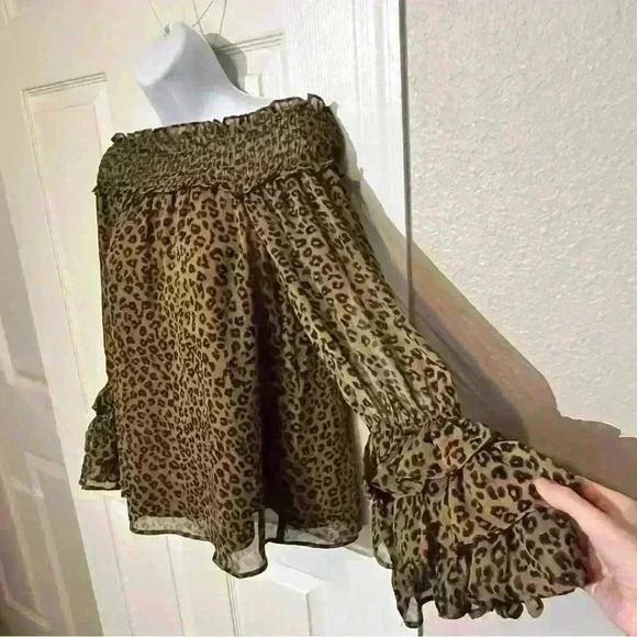 Ce Ce Womens Leopard Blouse Off The Shoulder Ruffle Long Sleeve Hi Low XS - Picture 7 of 8